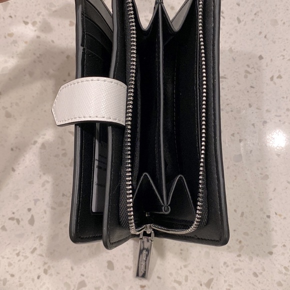 Kate Spade “Staci” Colorblock Saffiano Leather Wallet, color gray and white, NWT - Picture 4 of 5